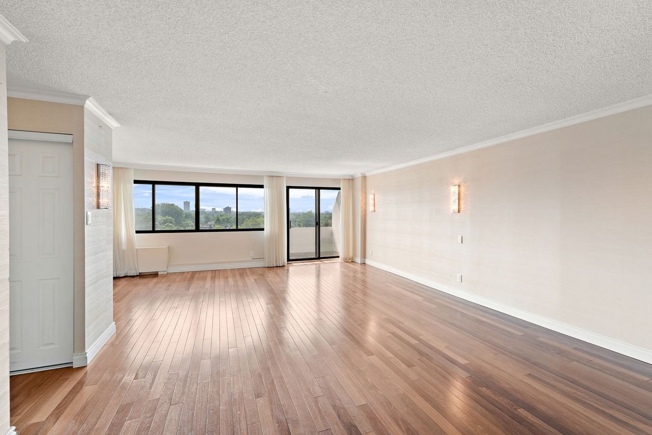 6800 Avenue Macdonald #800, Côte Saint-Luc, QC H3X 3Z2 2 Bedroom