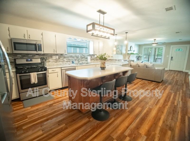 348 S Marion Ave #A - Photo 7 of 32