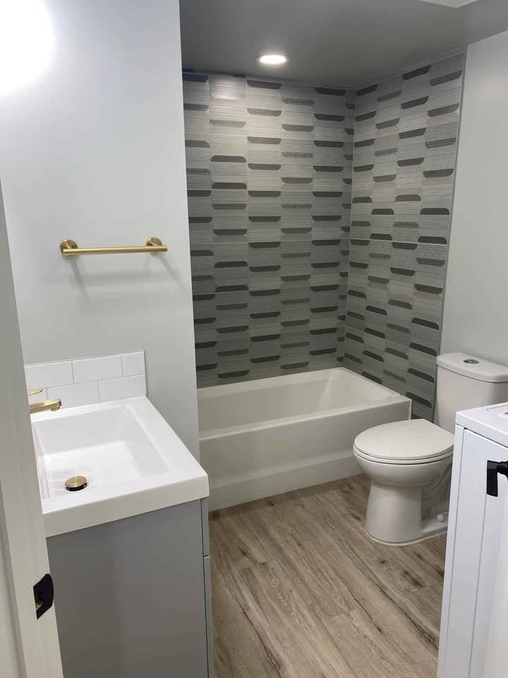 10207 114 Avenue Northwest #B - Photo 3 of 8