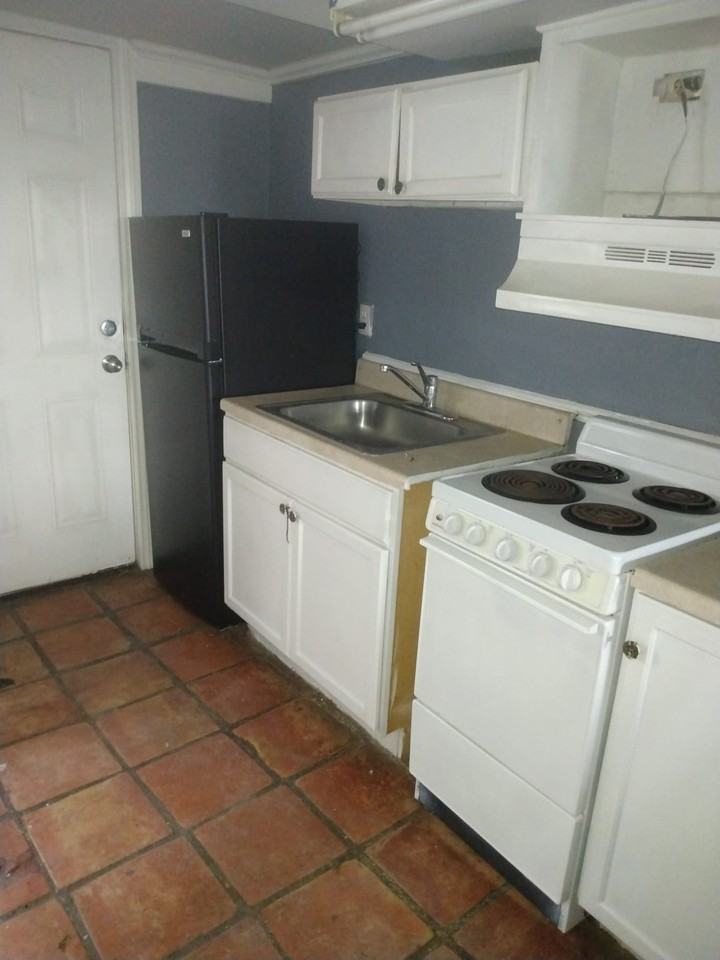 1824 N 77 Sunshine Strip #4 - Photo 3 of 6