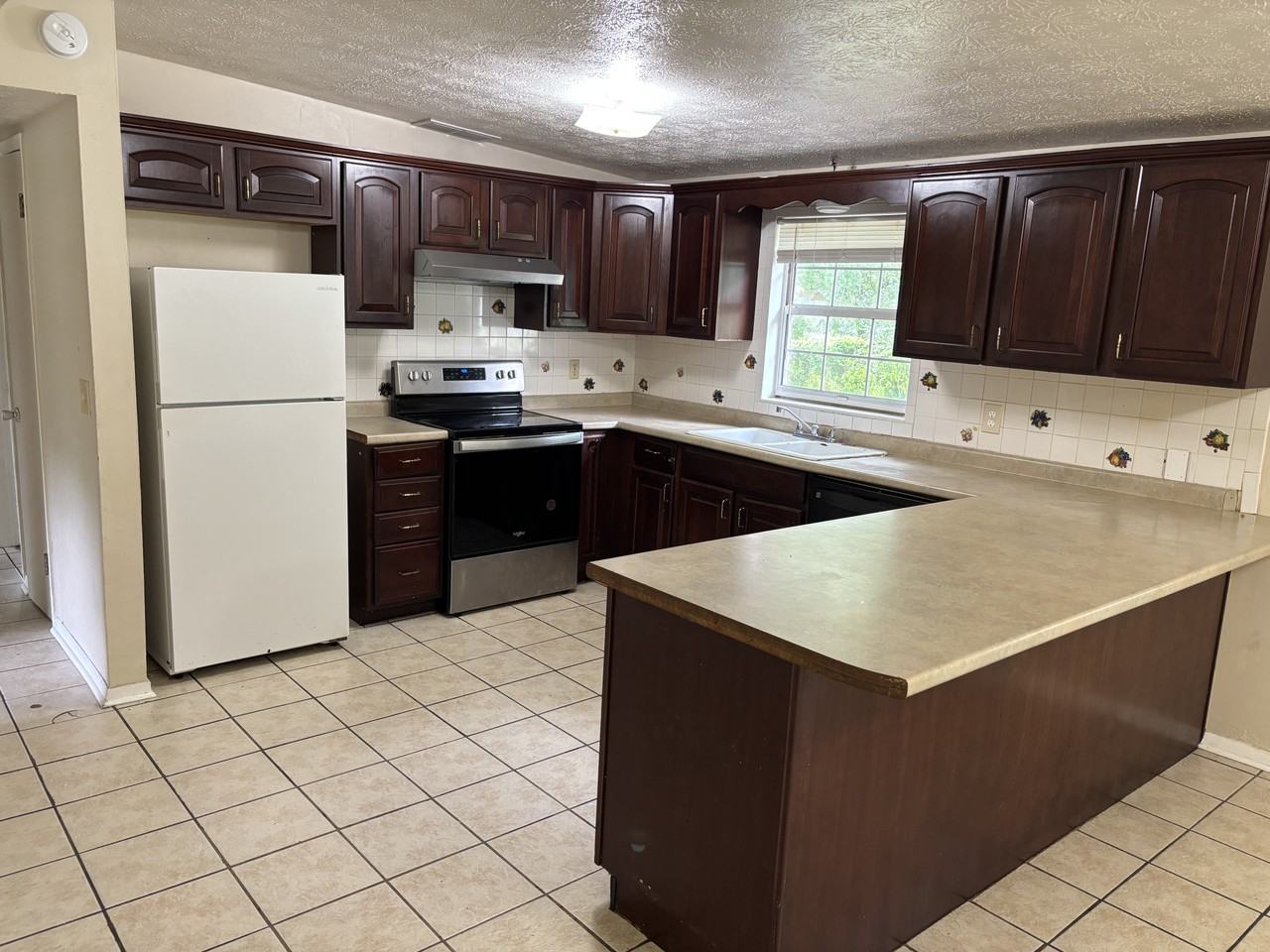 171 Stafford Ave - Photo 2 of 13
