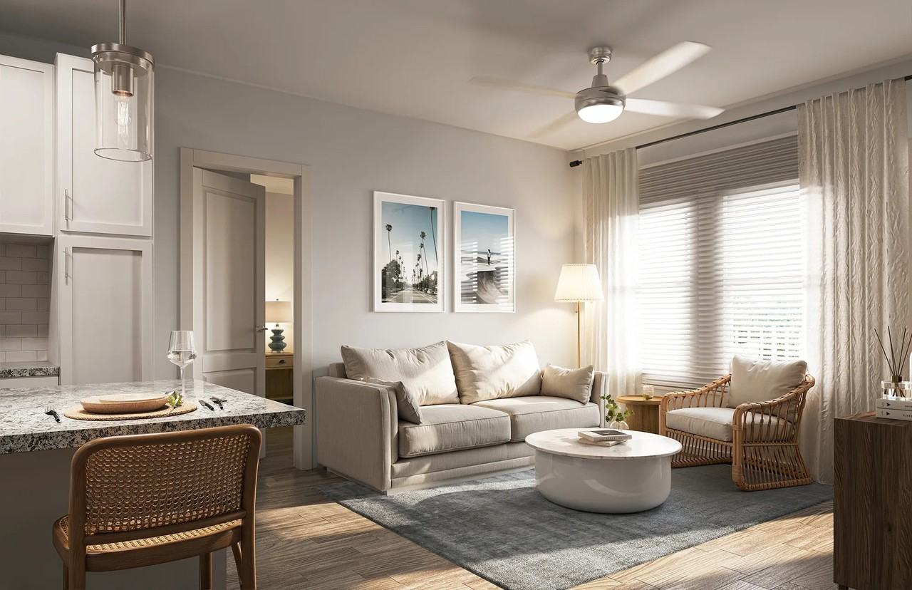 Allegra at Cocoa - Photo 2 of 7