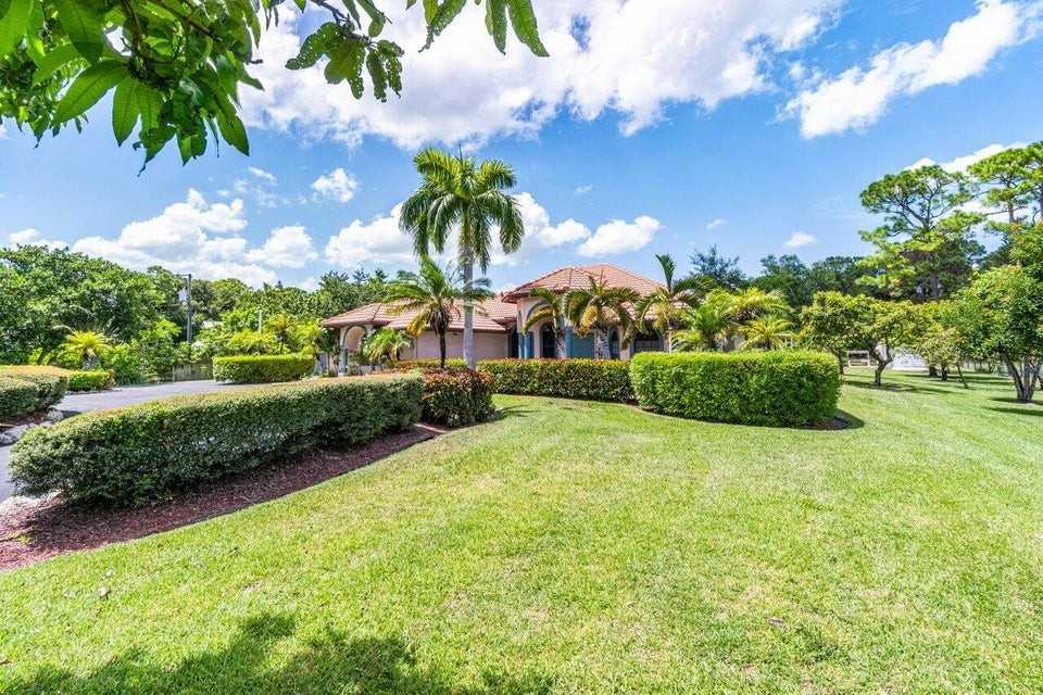 11415 51st Ct N - Photo 2 of 8