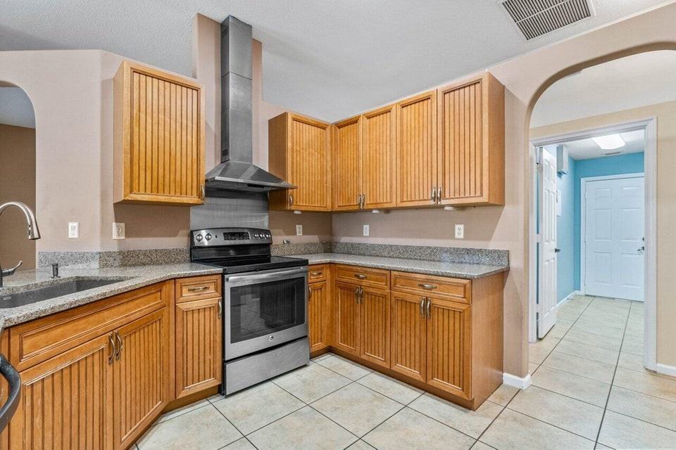 11415 51st Ct N - Photo 7 of 8