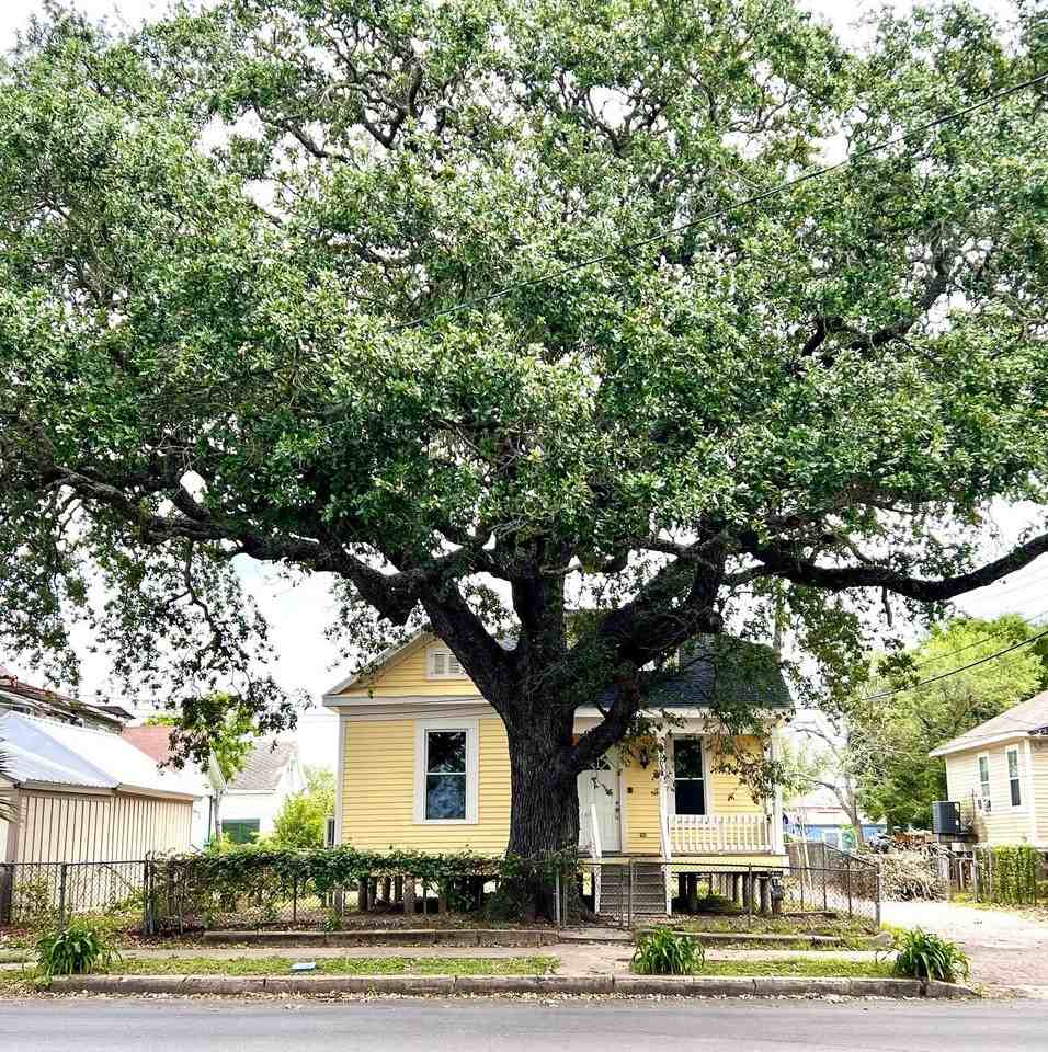 1512 37th St - Photo 2 of 21