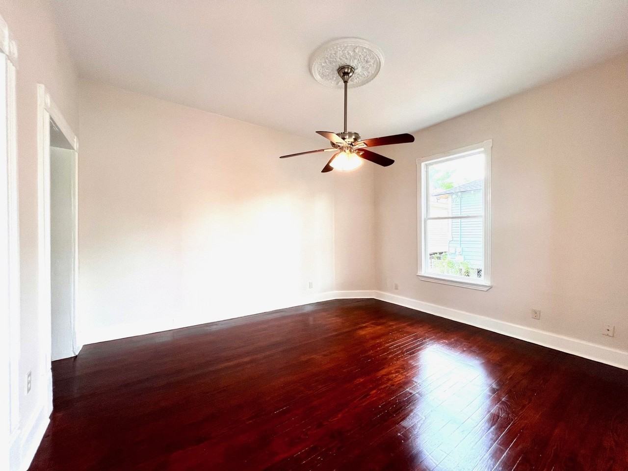 1512 37th St - Photo 4 of 21