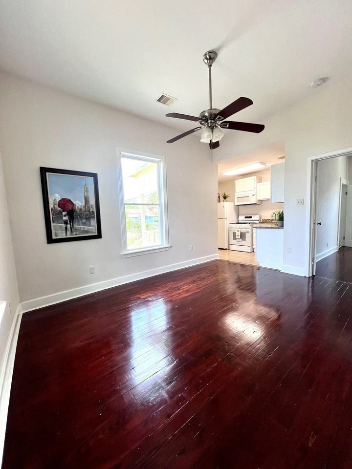 1512 37th St - Photo 6 of 21