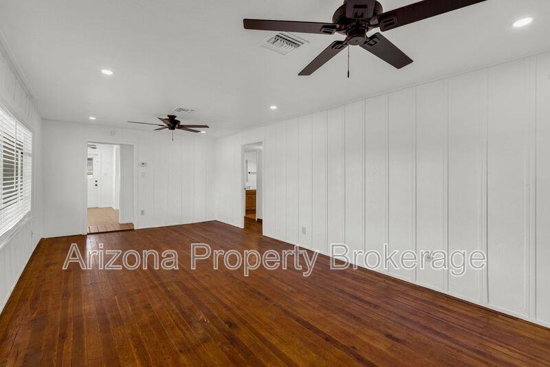 2335 W Morten Ave - Photo 3 of 21