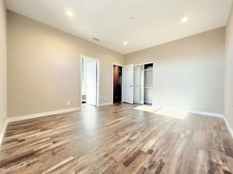 3258 Dundas St - Photo 3 of 7