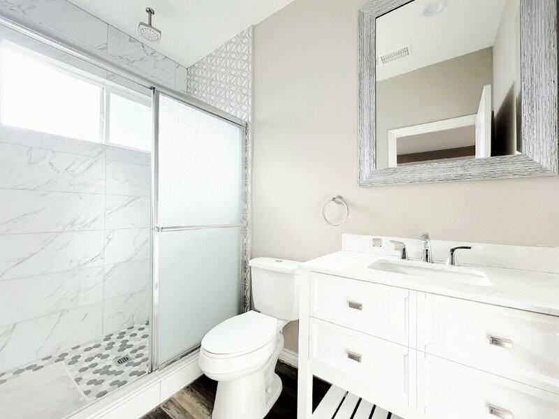 3258 Dundas St - Photo 5 of 7