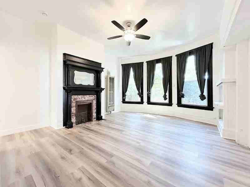 724 W 2nd St #A - Photo 5 of 36