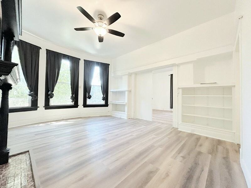 724 W 2nd St #A - Photo 7 of 36