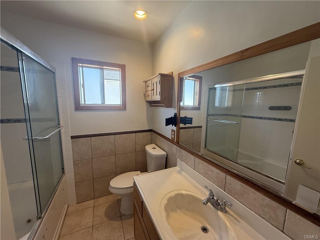 22636 Greenwood Ave - Photo 2 of 8