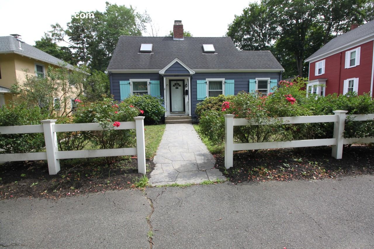 165 Lynn Fells Pkwy - Photo 2 of 44