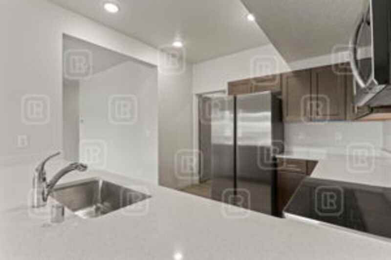 307 South Grady Lane - Photo 3 of 28