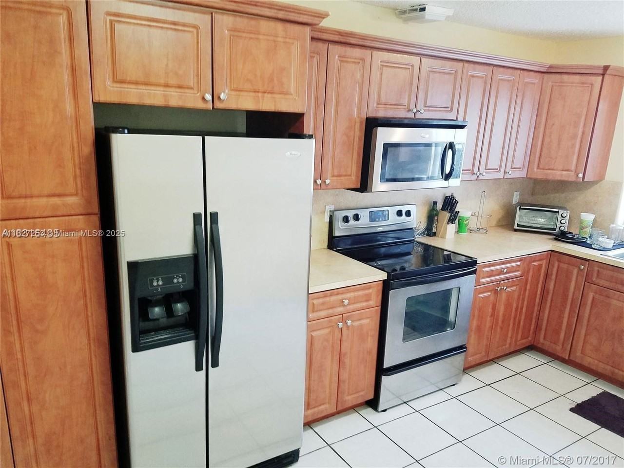 Sw 45th Ter - Photo 2 of 8