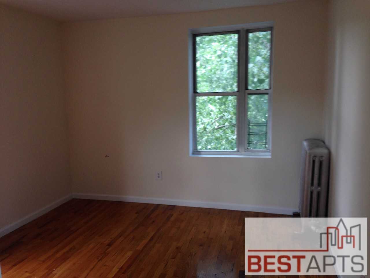 W 207th St & Vermilyea Ave #53