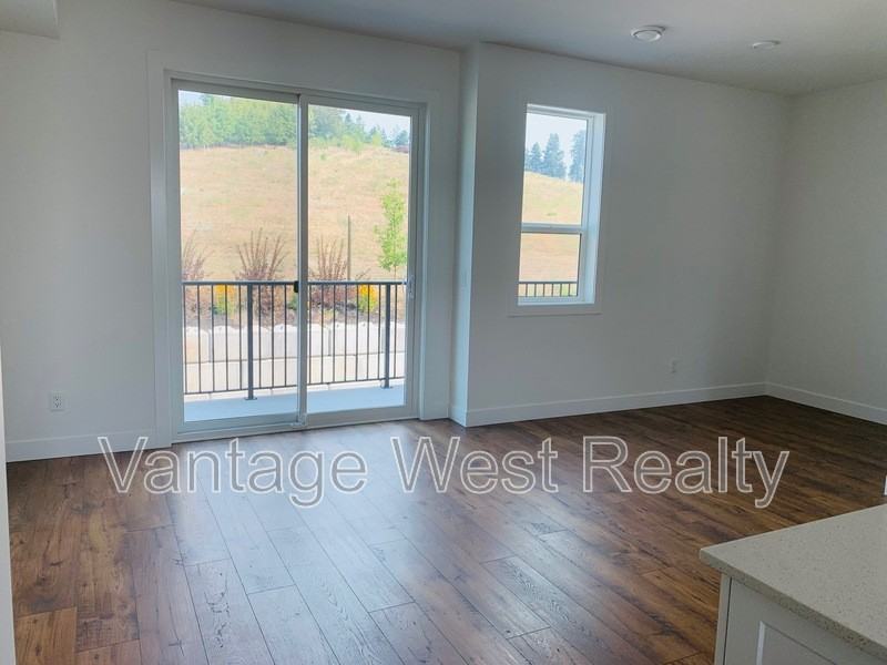 11801 Oceola Rd - Photo 3 of 12