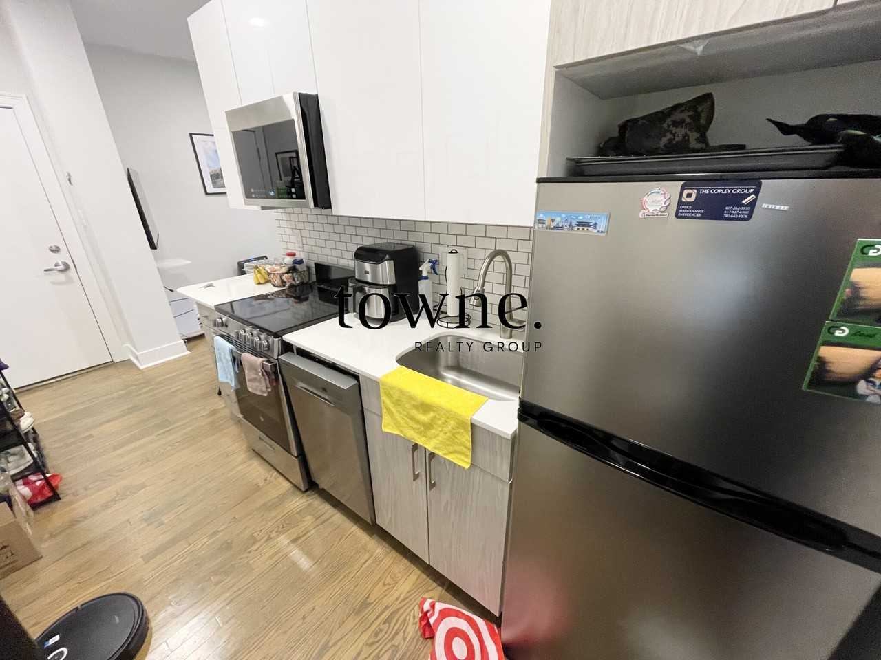 Peterborough St #3 - Photo 3 of 14