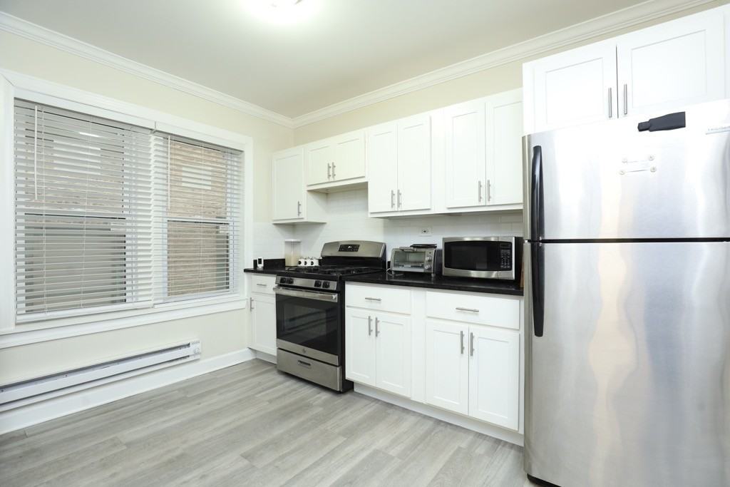 W Cornelia Ave #NA8 - Photo 2 of 20