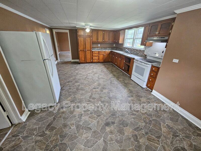 3050 Swepsonville Saxapahaw Rd - Photo 3 of 17