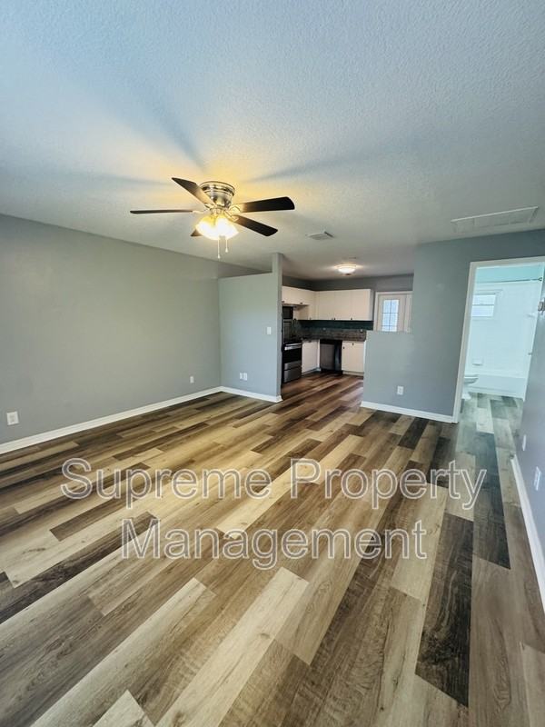 5021 Burlington Ave N - Photo 3 of 13