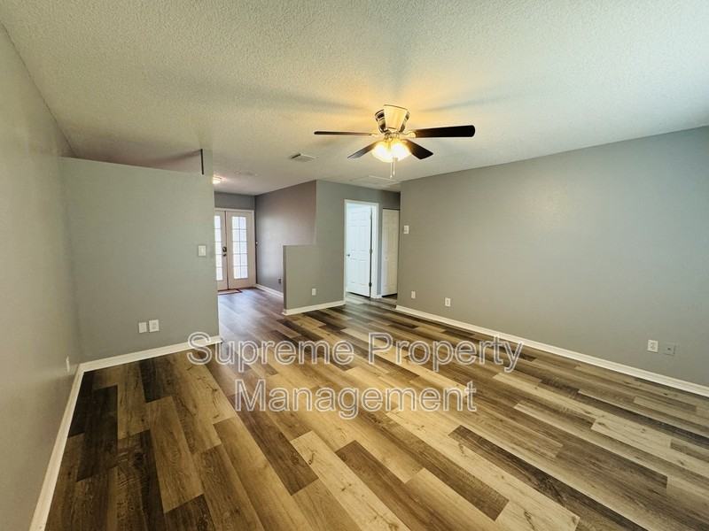 5021 Burlington Ave N - Photo 5 of 13