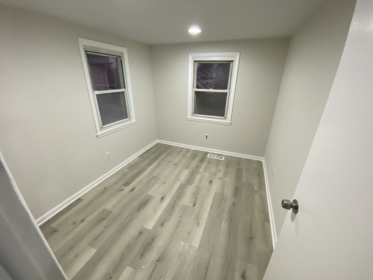 563 Pennington Avenue - Photo 7 of 13