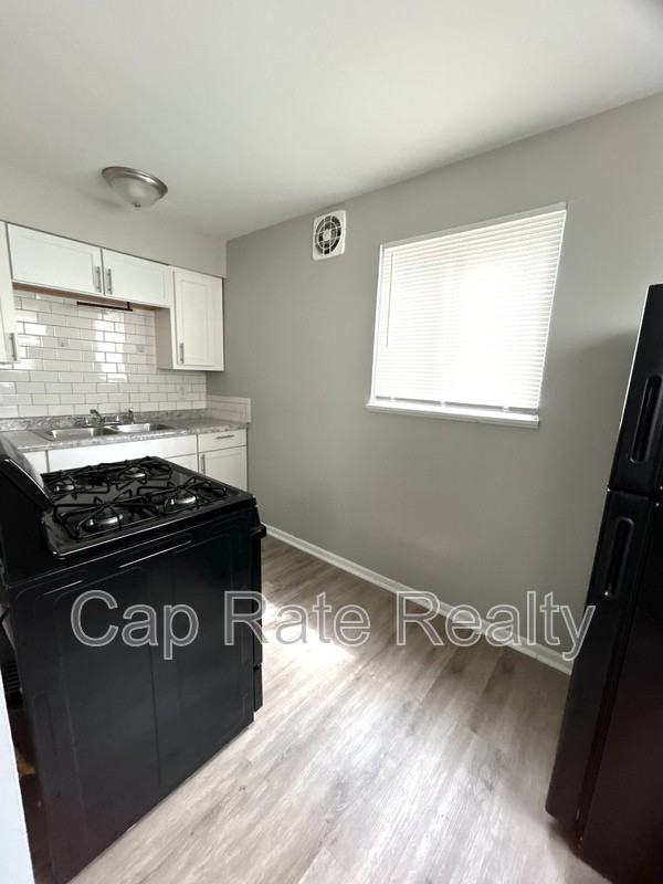 2174 Sullivant Avenue #B - Photo 4 of 7