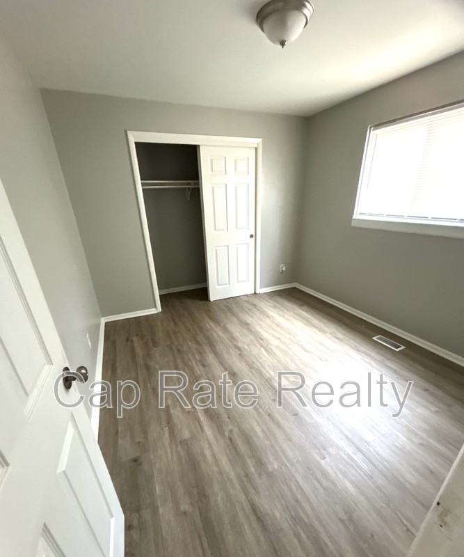 2174 Sullivant Avenue #B - Photo 5 of 7