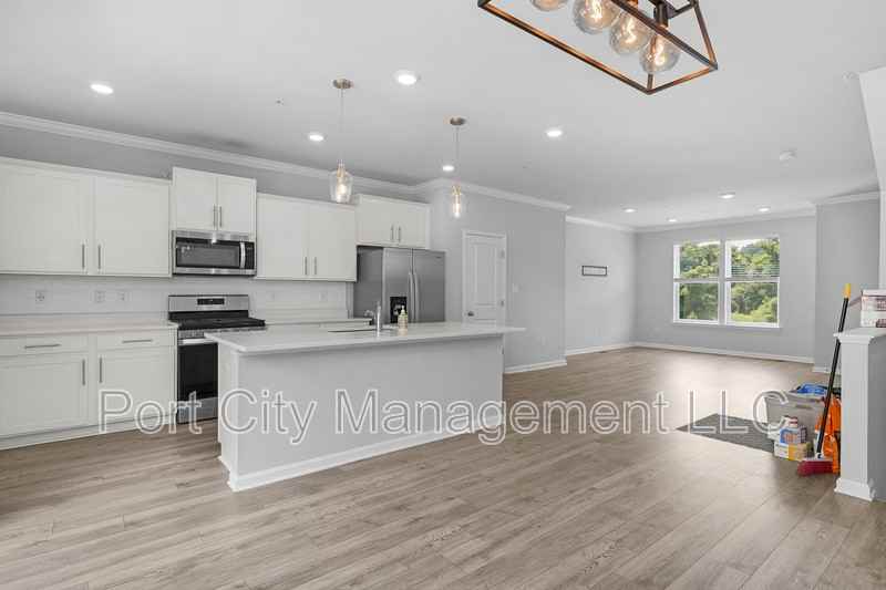 4322 Roland Heights Ave - Photo 4 of 26