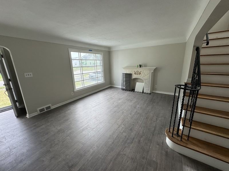 18801 Invermere Ave - Photo 4 of 31