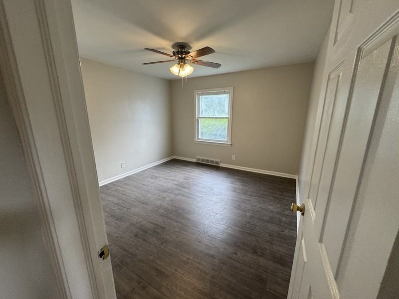 18801 Invermere Ave - Photo 7 of 31