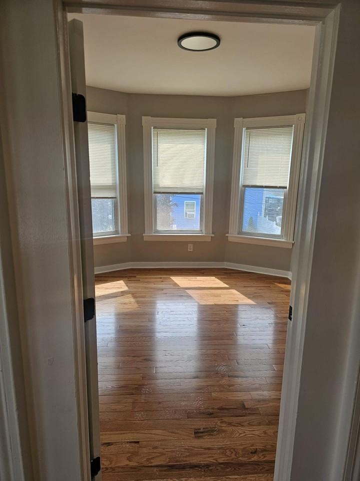 476 Brooks Street - Photo 2 of 16