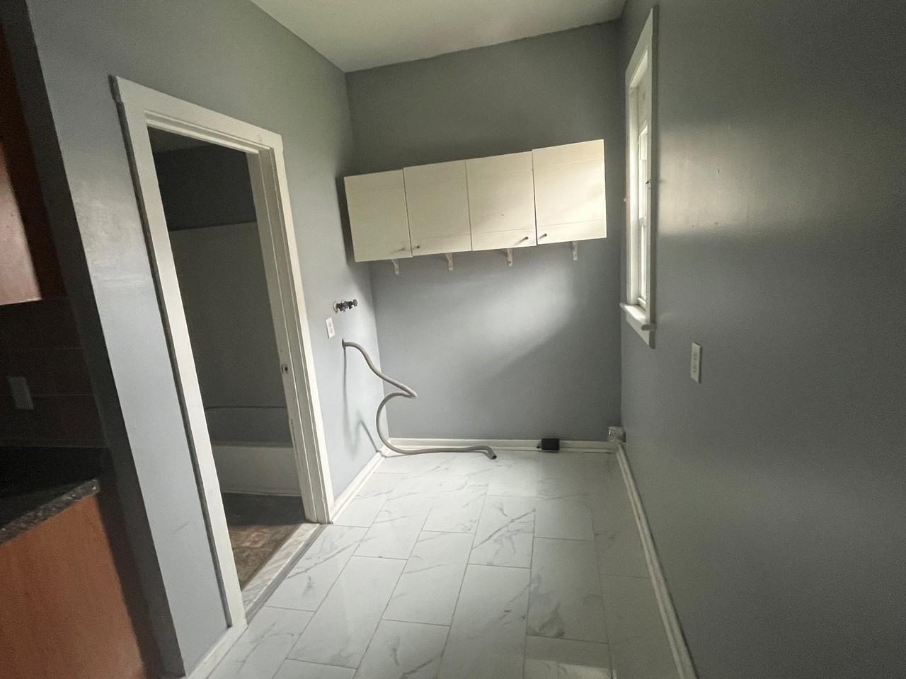 476 Brooks Street - Photo 7 of 16