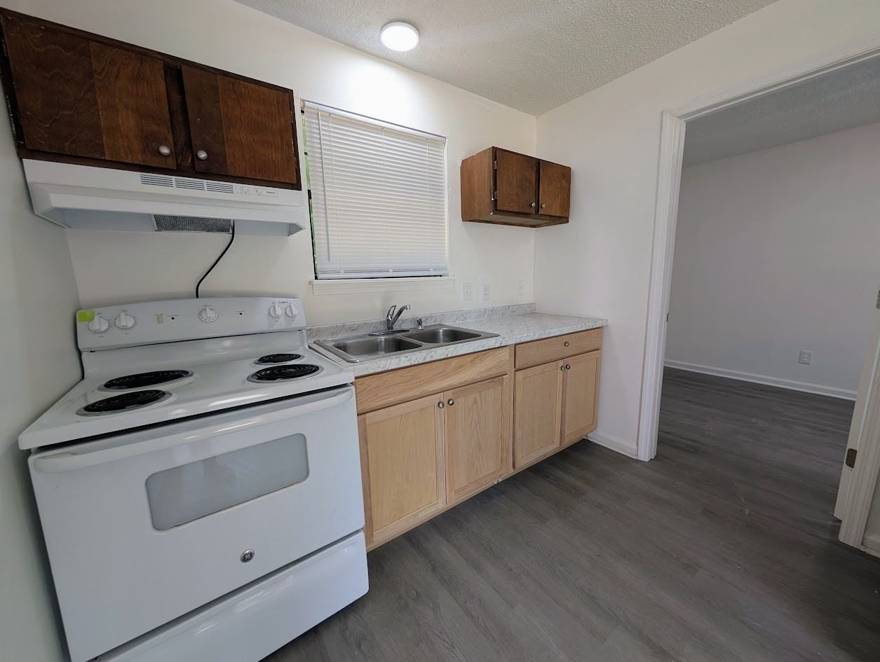 101 Glenview Drive - Photo 2 of 31