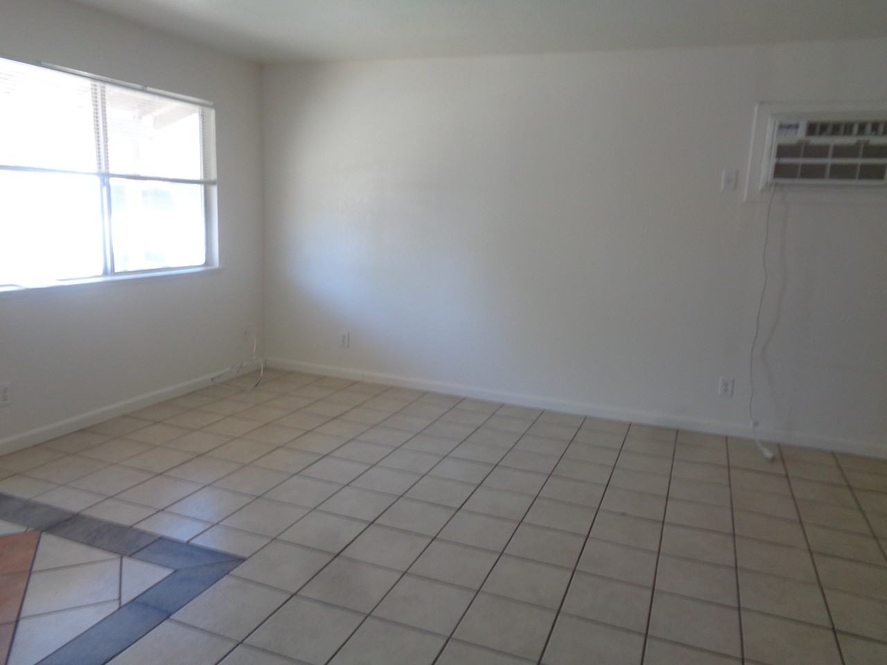 1115 Holly Avenue #A - Photo 4 of 12