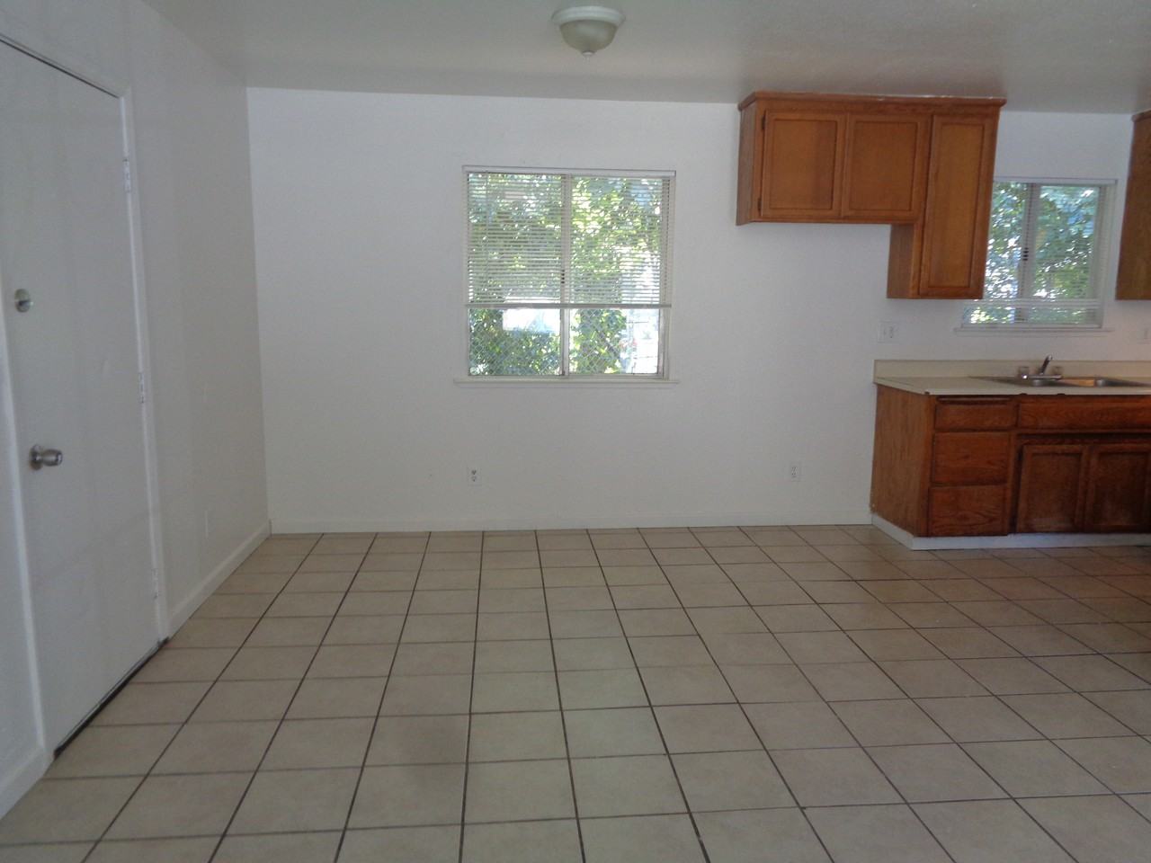 1115 Holly Avenue #A - Photo 7 of 12