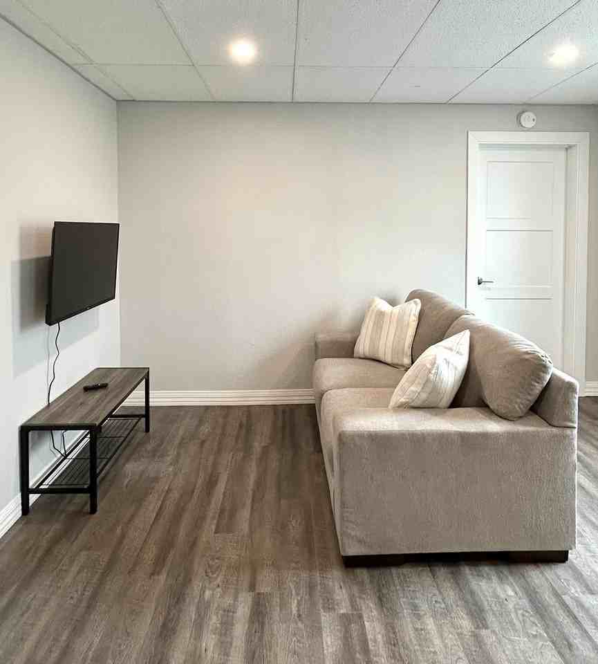 204 4th Avenue - Photo 7 of 14