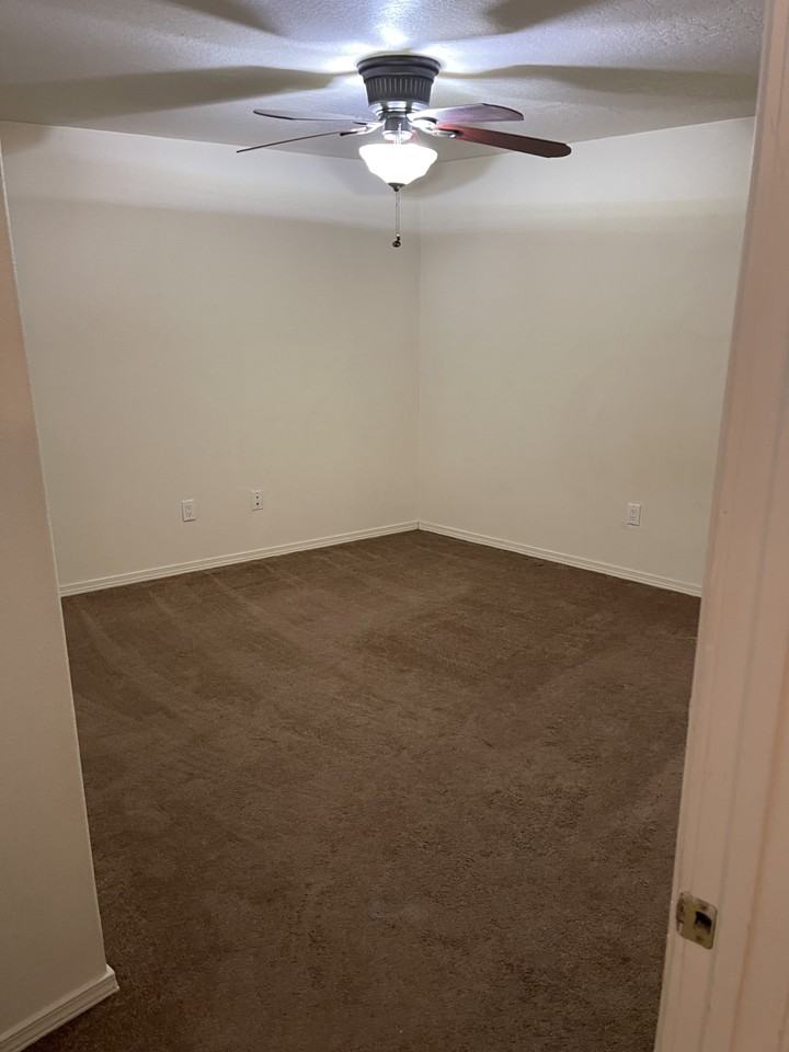 1203 Cowlitz Way ##19 - Photo 4 of 6