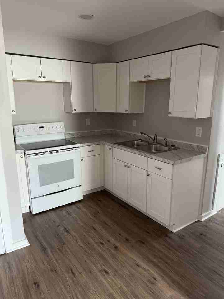 7 North Main Street - Photo 2 of 5