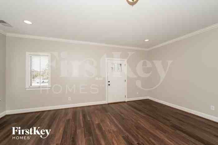 321 Rock Dr - Photo 3 of 16