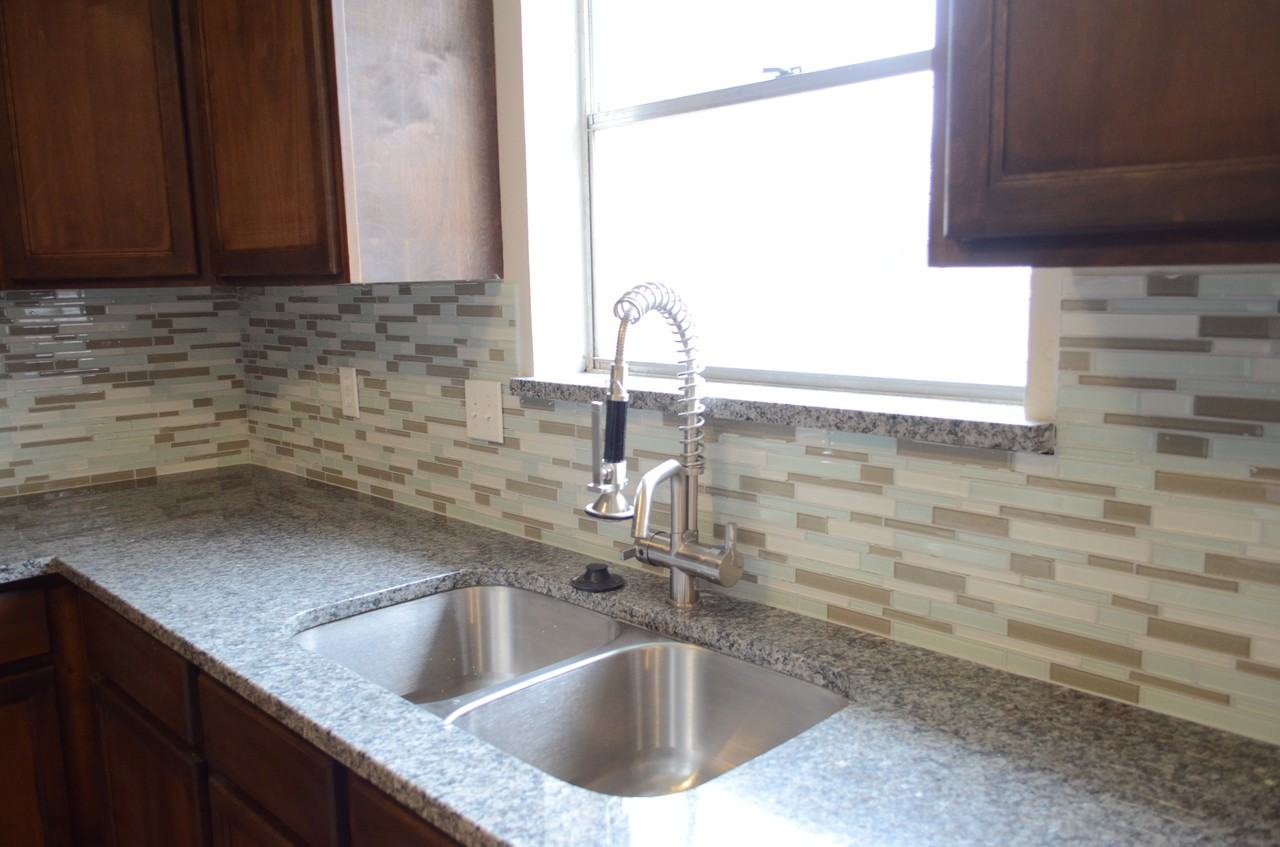 1905 Charleston Drive - Photo 3 of 15