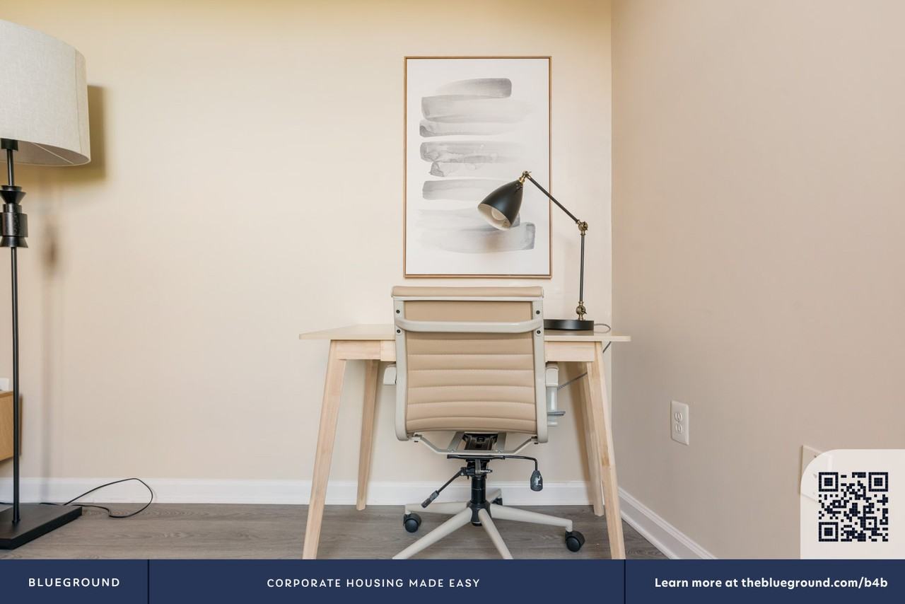 305 10th Street South - Photo 6 of 39