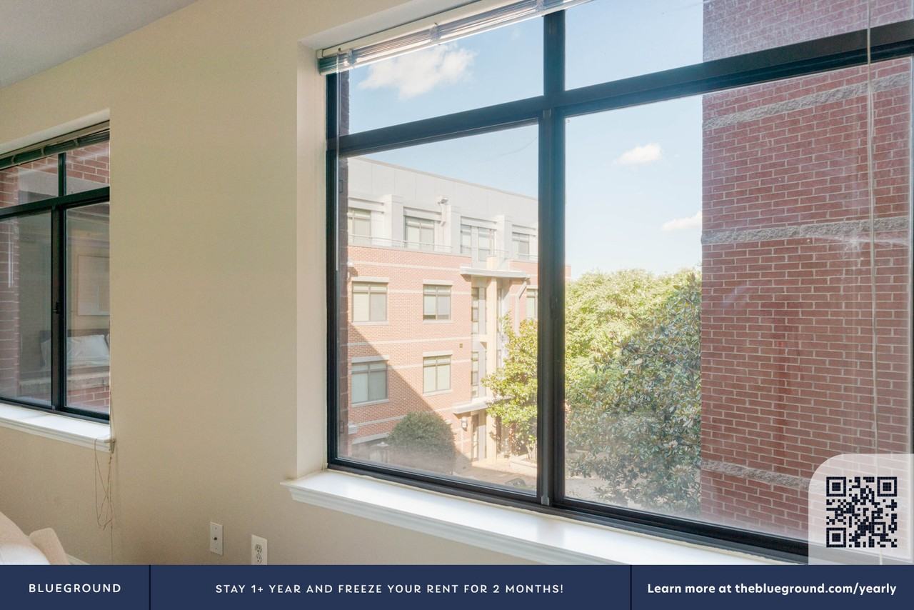 305 10th Street South - Photo 7 of 38