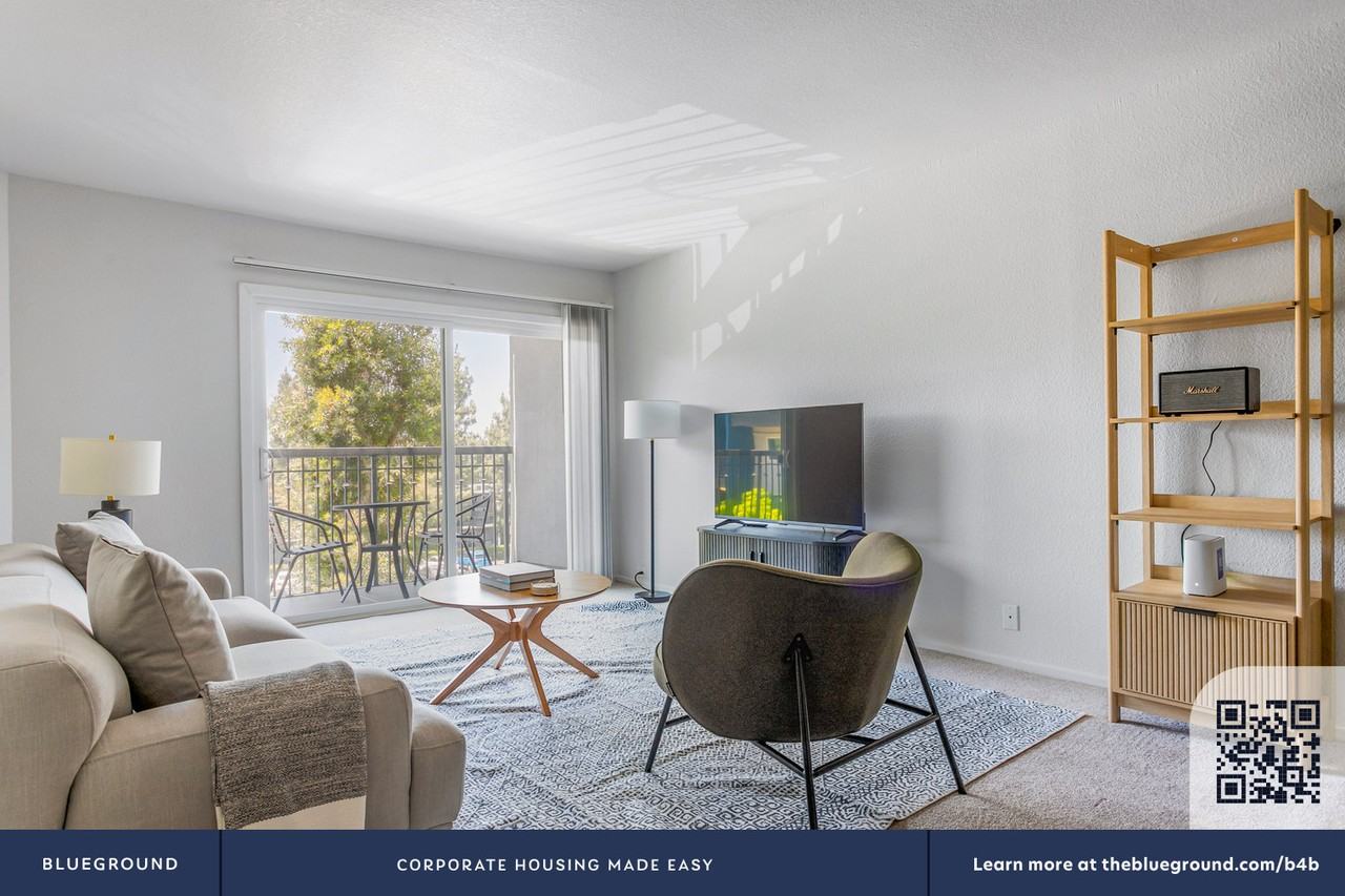 3654 Barham Boulevard - Photo 6 of 77