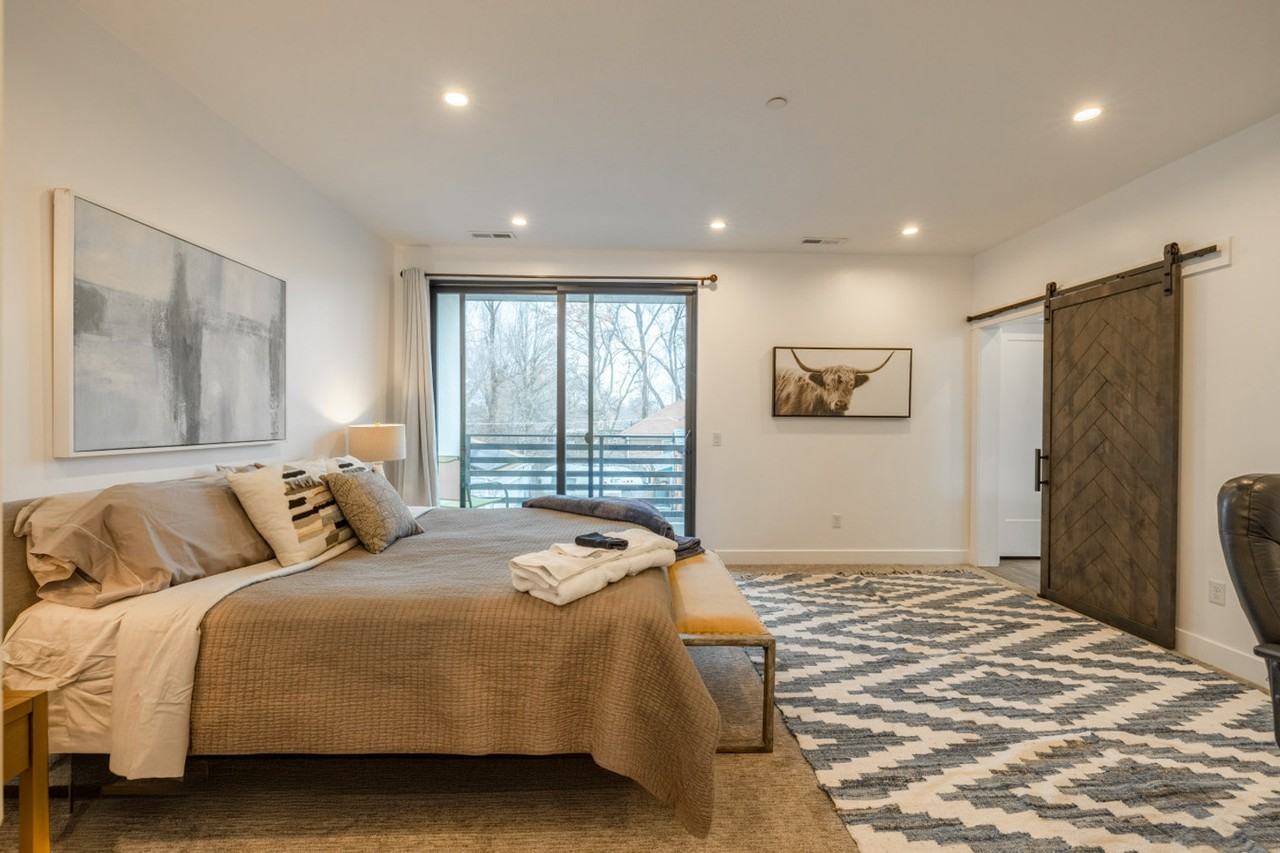 2595 S 700 E #1249833P - Photo 2 of 30