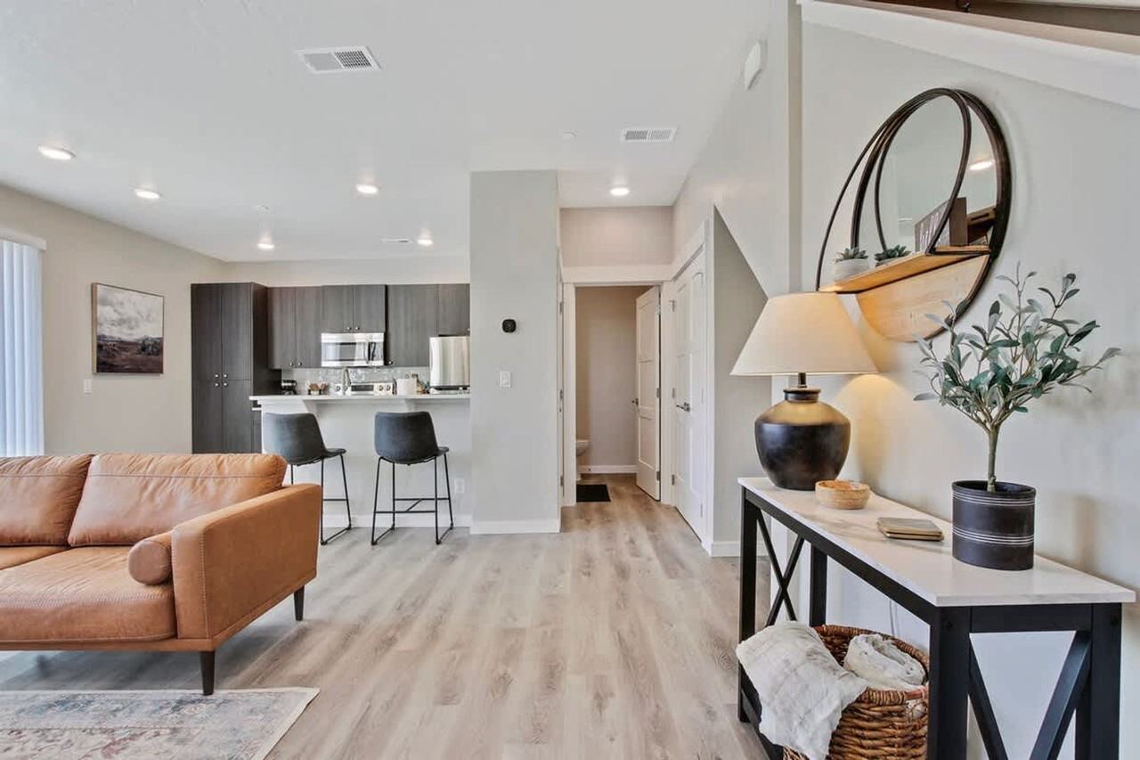 17065 N Hounslow Way #1250664P - Photo 5 of 50