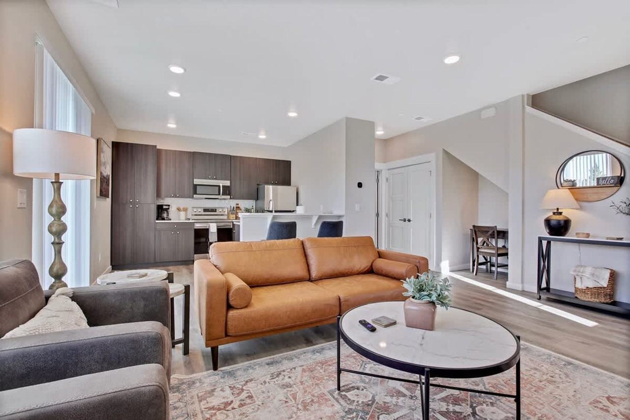 17065 N Hounslow Way #1250664P - Photo 6 of 50