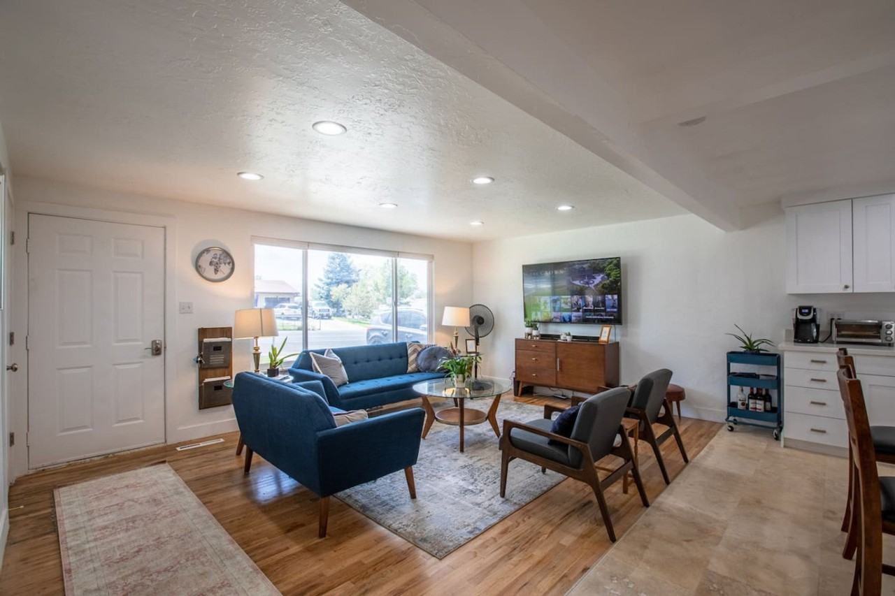 9949 S Sego Lily Dr #1253730P - Photo 3 of 32